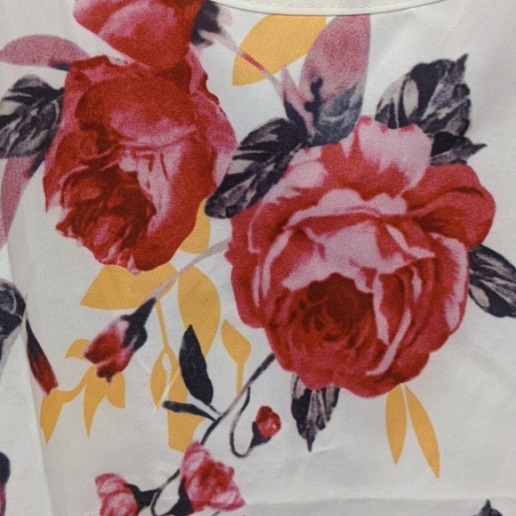 Sassy Floral Print Maternity Tank - Picture 4 of 6